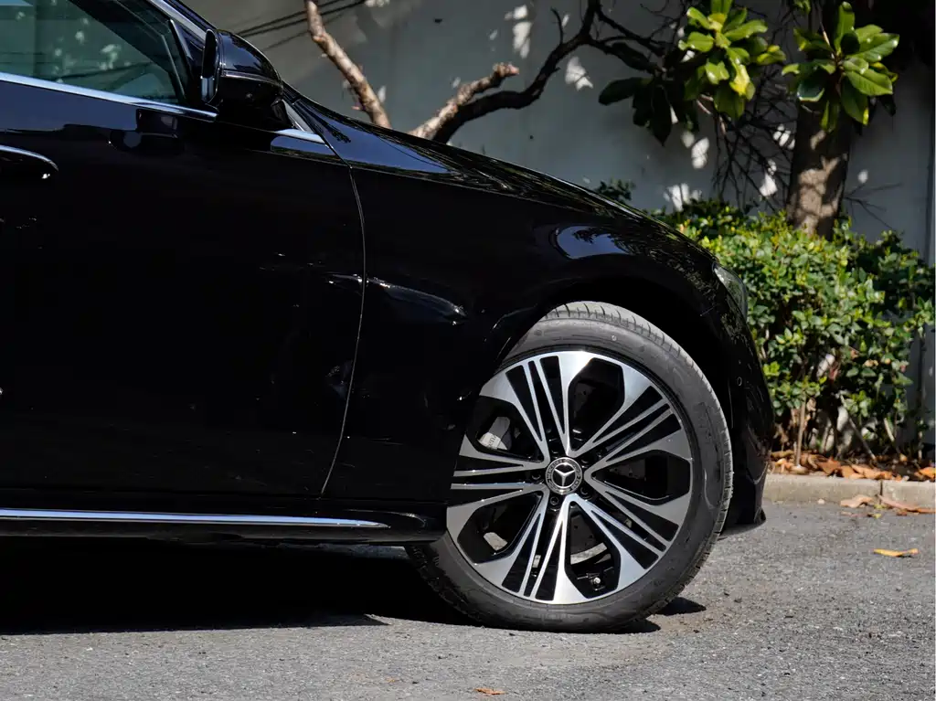 Mercedes-Benz Mercedes-Benz E-Class 2024 E 350 e L Plug-in Hybrid Sedan 2024 - thumbnail 8