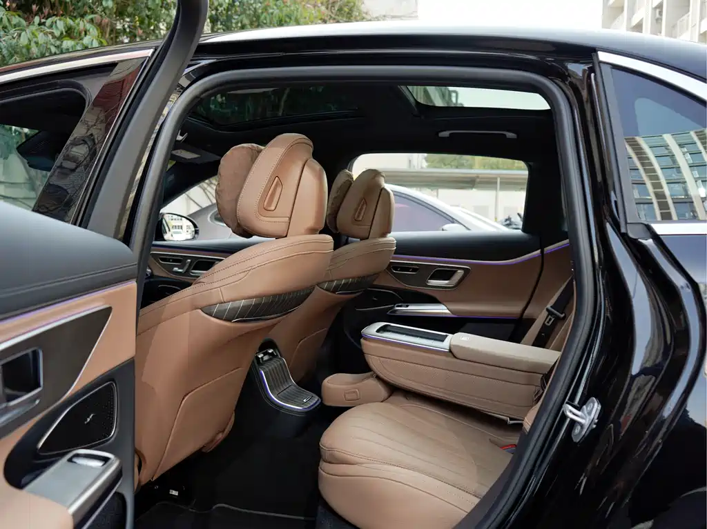 Mercedes-Benz Mercedes-Benz E-Class 2024 E 350 e L Plug-in Hybrid Sedan 2024 - thumbnail 13