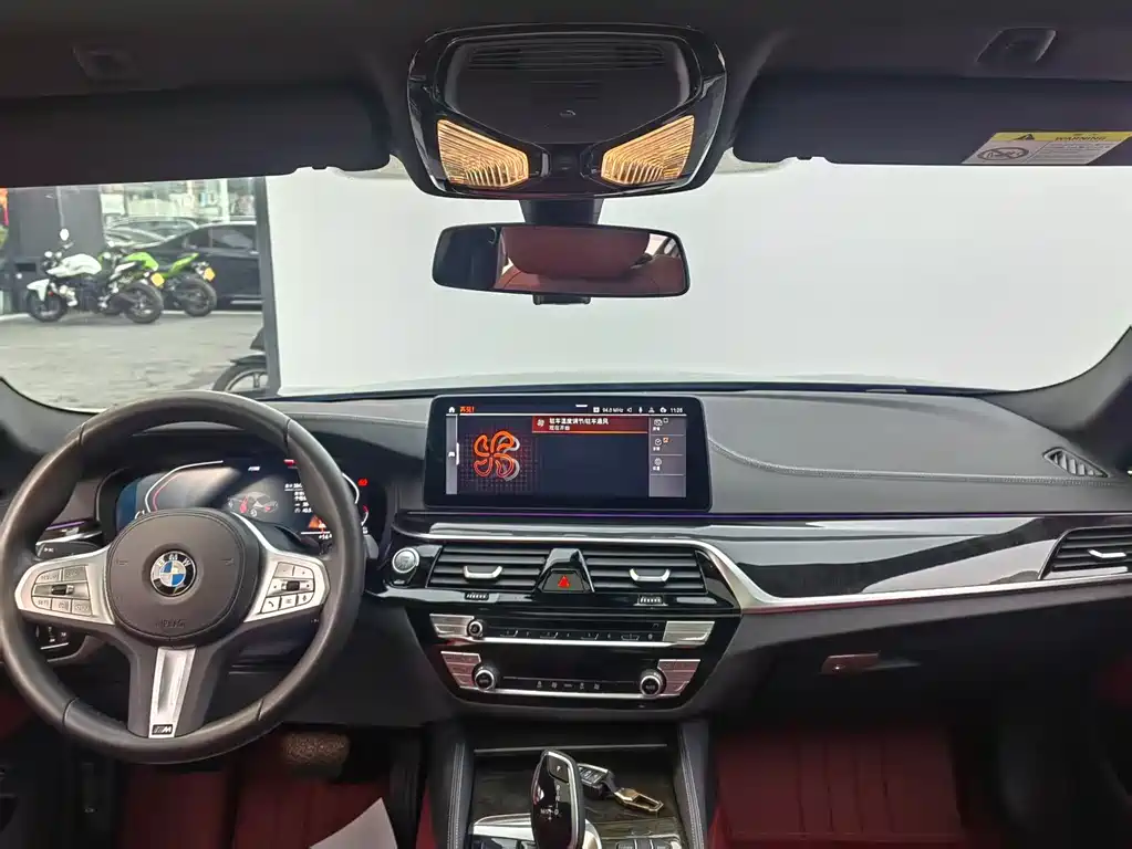 BMW BMW 5 Series 2022 Model Year Facelift 525Li M Sport Package 2023 - thumbnail 14