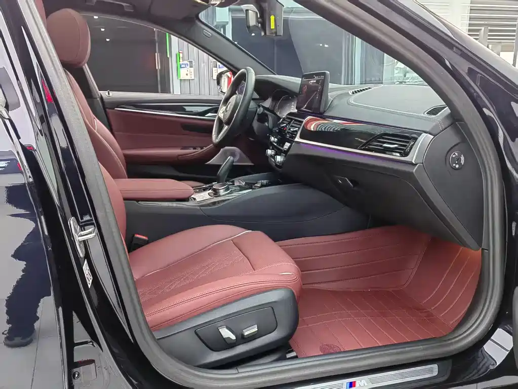 BMW BMW 5 Series 2022 Model Year Facelift 525Li M Sport Package 2023 - thumbnail 17