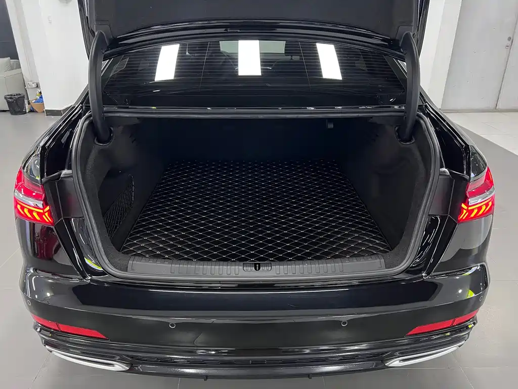Audi Audi A6L 2019 40 TFSI Luxury Dynamic Model 2019 - thumbnail 13