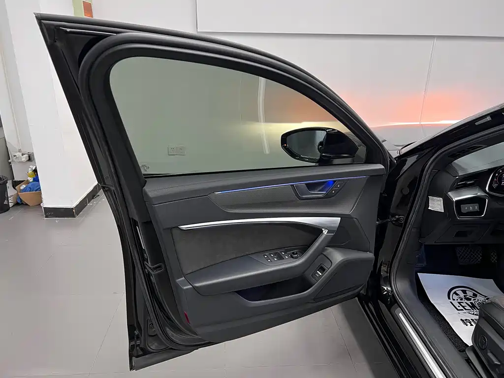 Audi Audi A6L 2019 40 TFSI Luxury Dynamic Model 2019 - thumbnail 14
