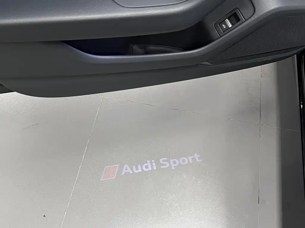 Audi Audi A6L 2019 40 TFSI Luxury Dynamic Model 2019 - thumbnail 15