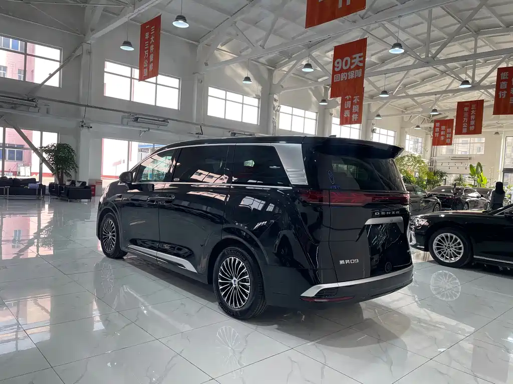 Denza DENZA D9 2025 DM-i Intelligent Driving Edition 1020 AWD Premium 2026 - thumbnail 3
