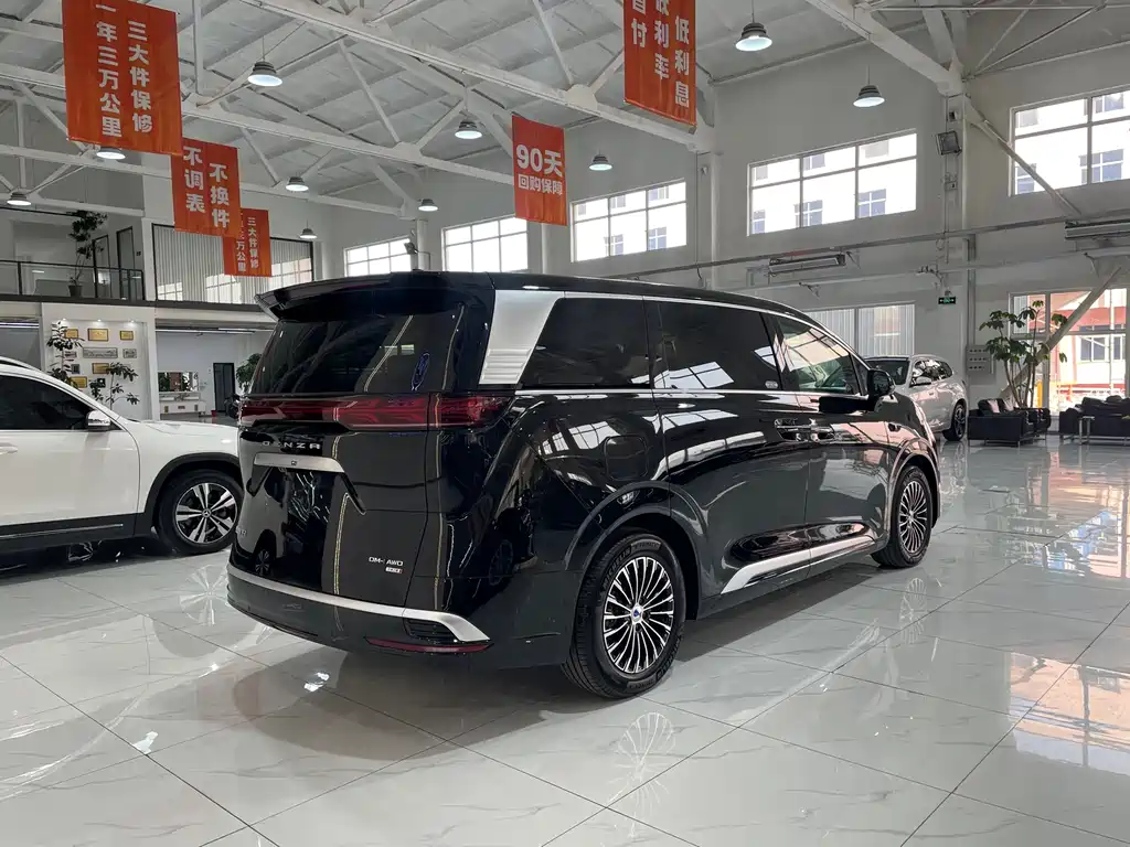 Denza DENZA D9 2025 DM-i Intelligent Driving Edition 1020 AWD Premium 2026 - thumbnail 6