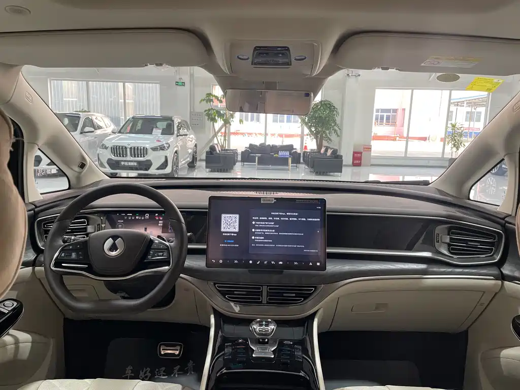 Denza DENZA D9 2025 DM-i Intelligent Driving Edition 1020 AWD Premium 2026 - thumbnail 8