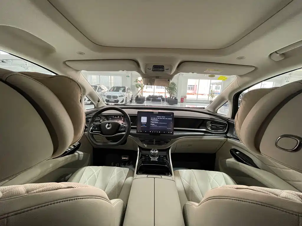 Denza DENZA D9 2025 DM-i Intelligent Driving Edition 1020 AWD Premium 2026 - thumbnail 9
