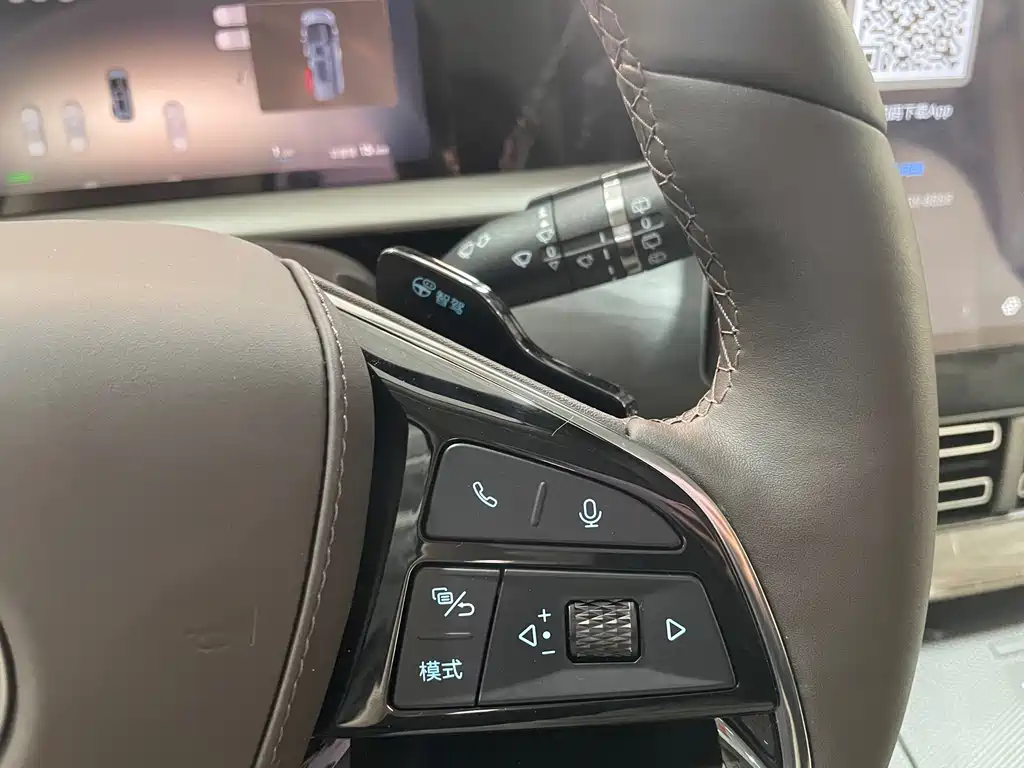Denza DENZA D9 2025 DM-i Intelligent Driving Edition 1020 AWD Premium 2026 - thumbnail 12