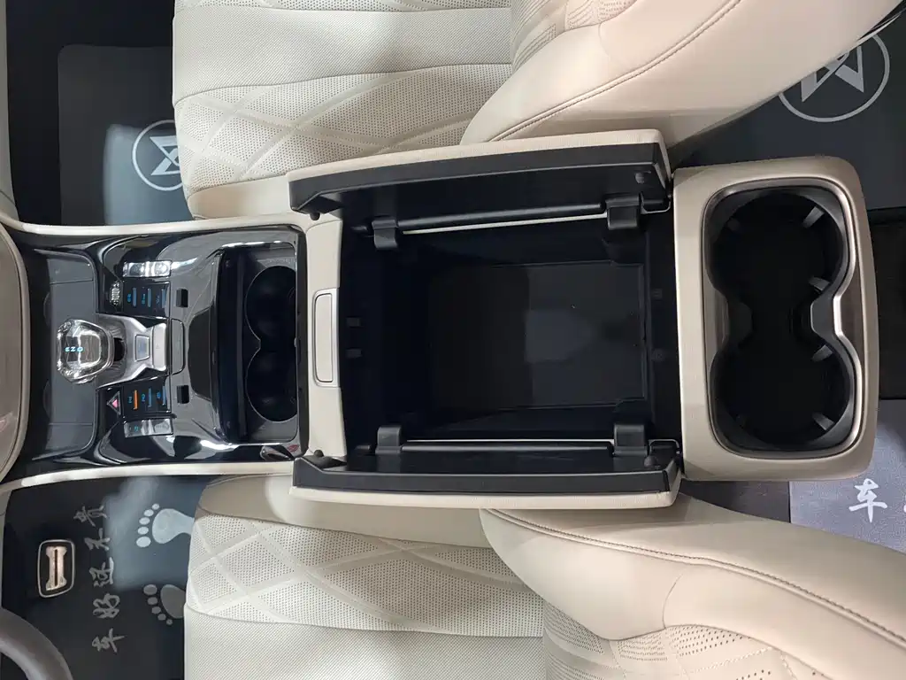 Denza DENZA D9 2025 DM-i Intelligent Driving Edition 1020 AWD Premium 2026 - thumbnail 15