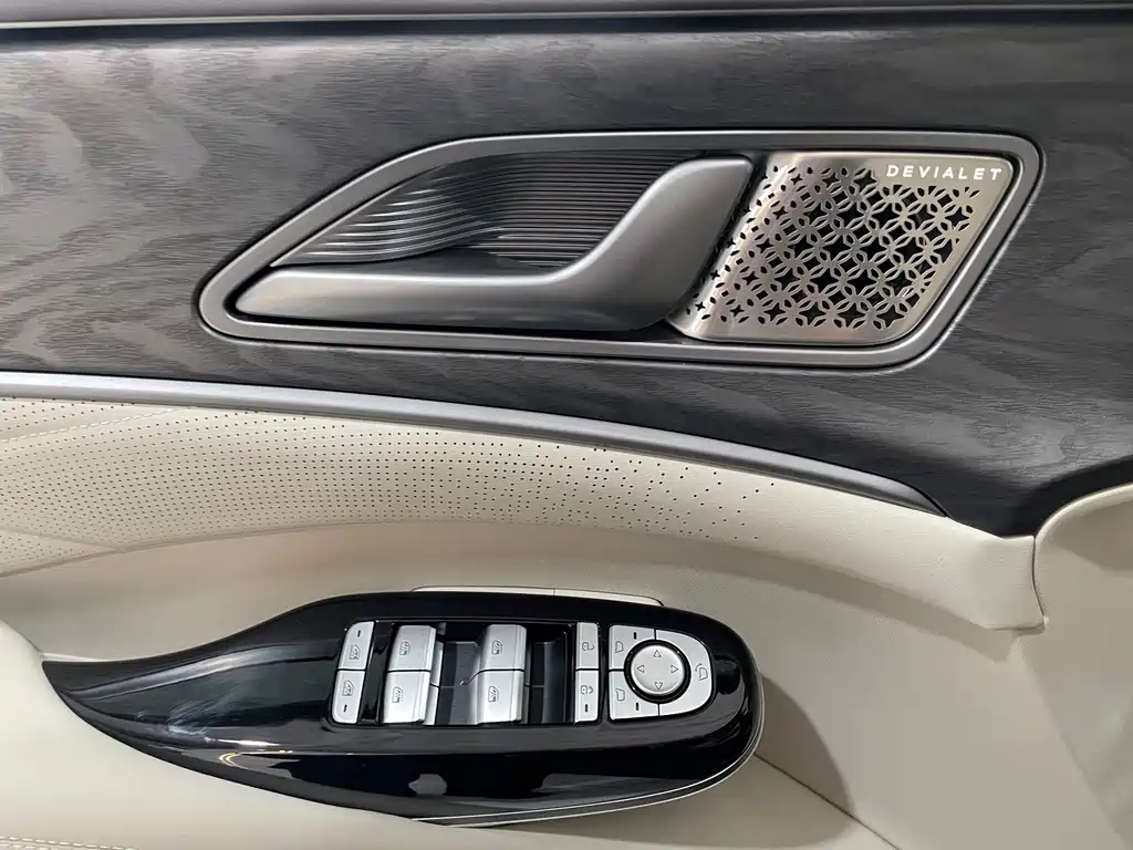 Denza DENZA D9 2025 DM-i Intelligent Driving Edition 1020 AWD Premium 2026 - thumbnail 25