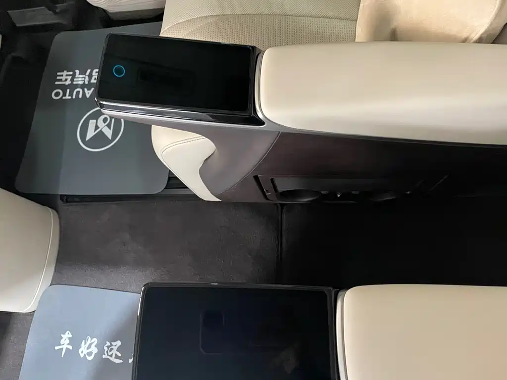 Denza DENZA D9 2025 DM-i Intelligent Driving Edition 1020 AWD Premium 2026 - thumbnail 27