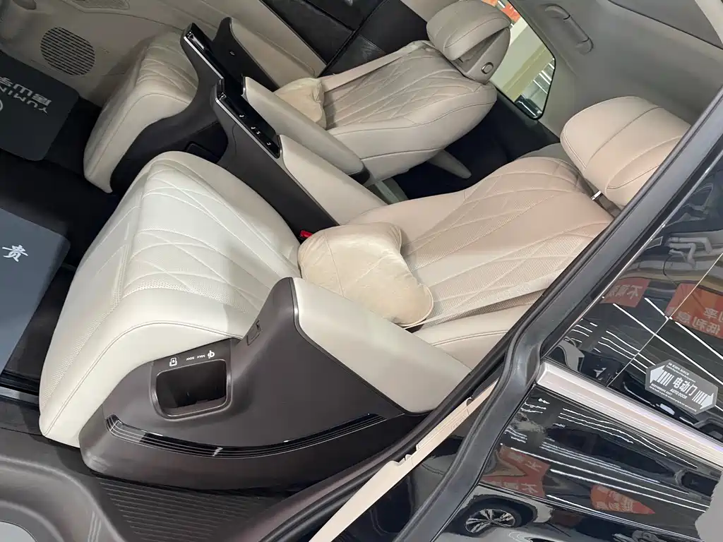 Denza DENZA D9 2025 DM-i Intelligent Driving Edition 1020 AWD Premium 2026 - thumbnail 28