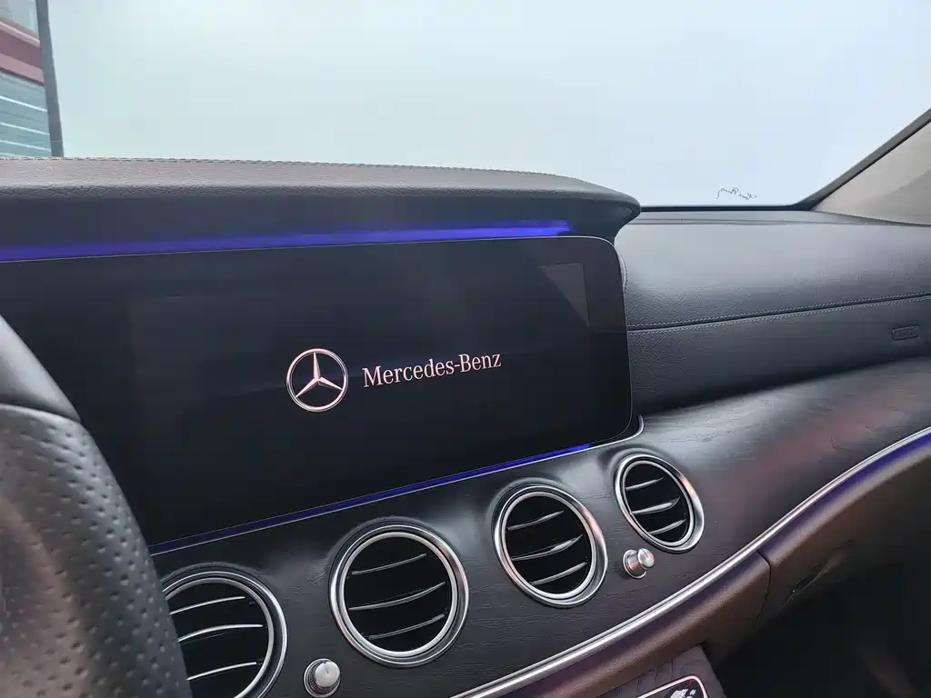 Mercedes-Benz Mercedes-Benz E-Class 2018 E 300 L Sport Style 2018 - thumbnail 10