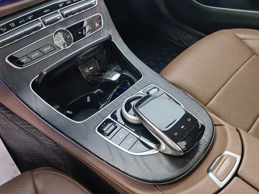 Mercedes-Benz Mercedes-Benz E-Class 2018 E 300 L Sport Style 2018 - thumbnail 15