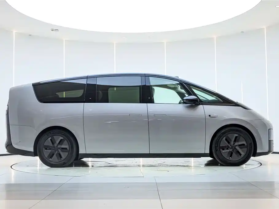 Li Auto Li MEGA 2024 Ultra 2024 - thumbnail 3