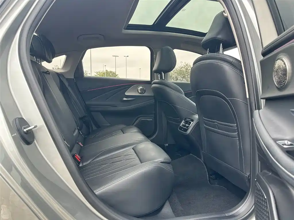 Chery Arrizo 8 2022 1.6T DCT Elegant 2023 - thumbnail 12