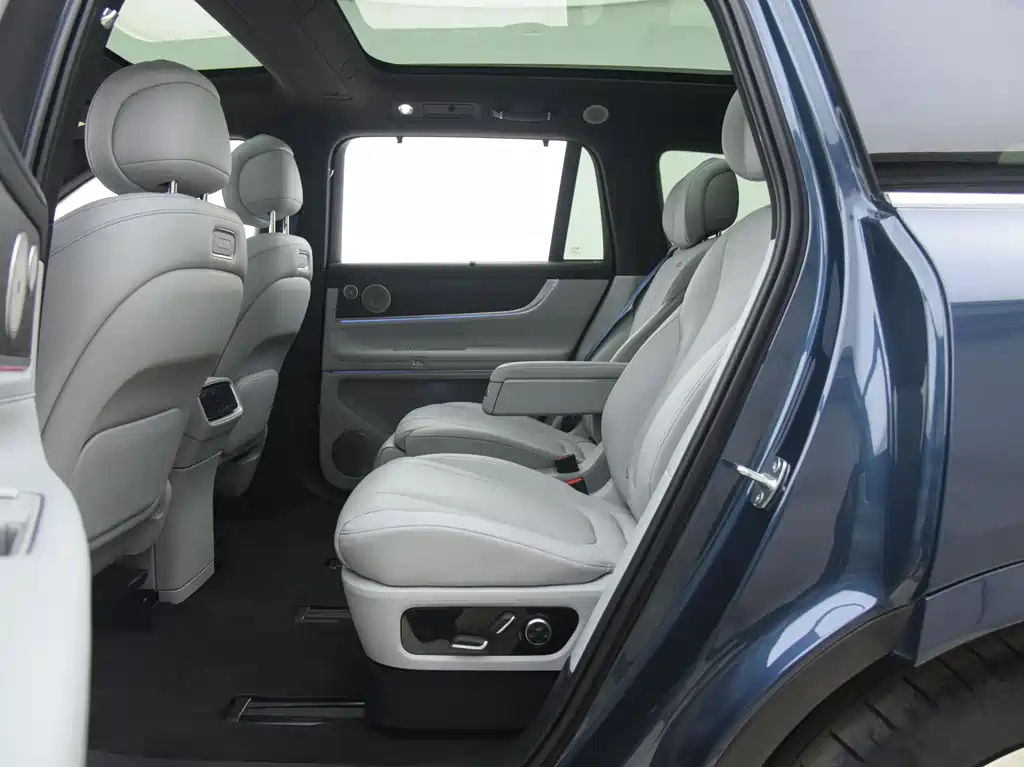 AITO M9 Aito M9 2024 Extended Range Ultra 42kWh 6-seater 2024 - thumbnail 9