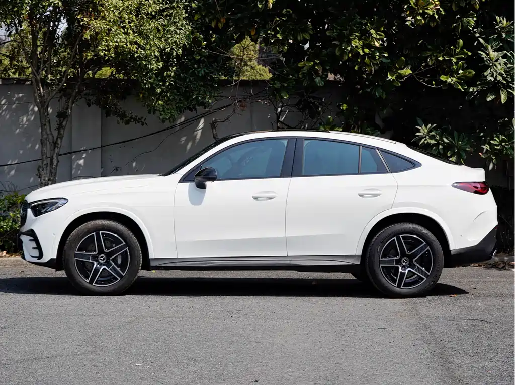 Mercedes-Benz Mercedes-Benz GLC Coupe 2024 GLC 260 4MATIC Coupé SUV 2024 - thumbnail 3