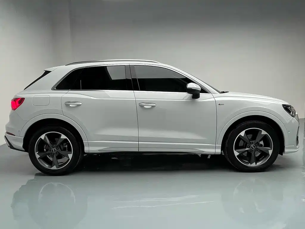 Audi Audi Q3 2024 35 TFSI Fashion Dynamic Edition 2023 - thumbnail 4
