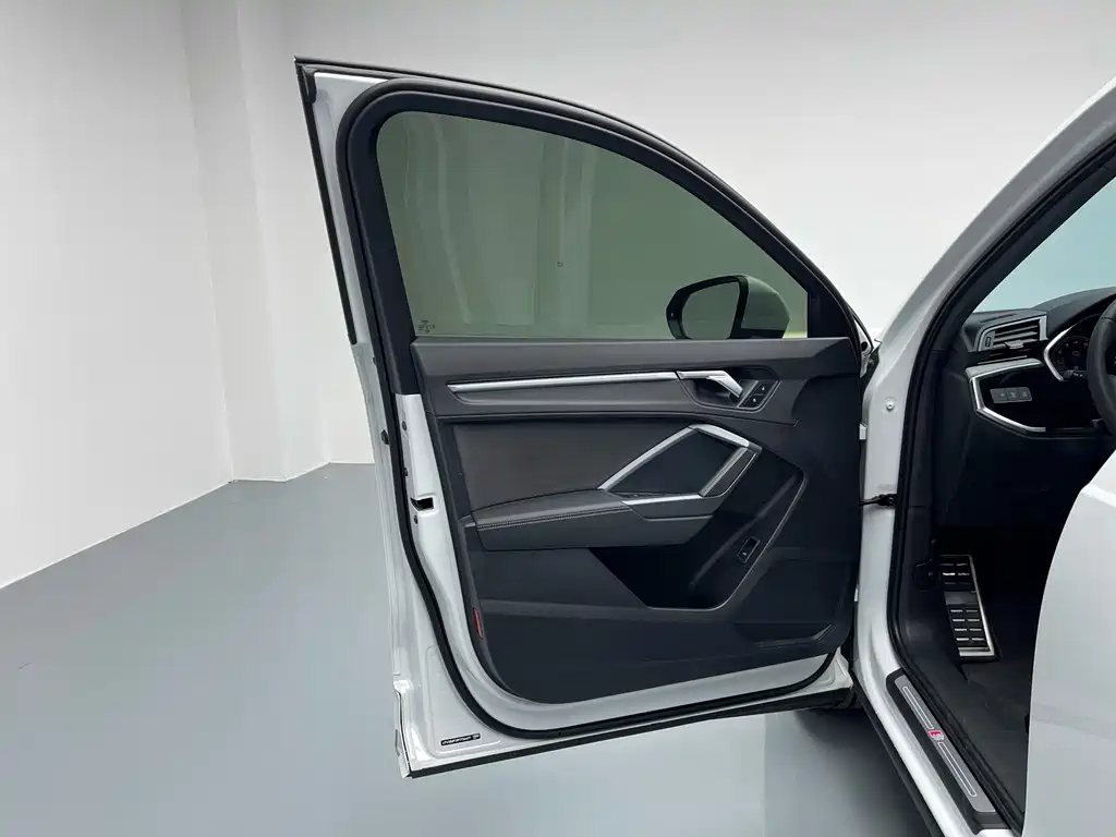 Audi Audi Q3 2024 35 TFSI Fashion Dynamic Edition 2023 - thumbnail 18