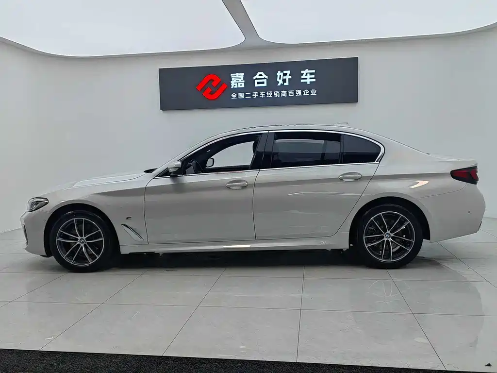 BMW BMW 5 Series 2022 Model Year Facelift 525Li M Sport Package 2023 - thumbnail 5