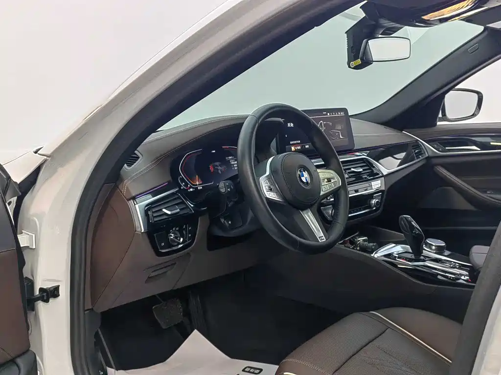 BMW BMW 5 Series 2022 Model Year Facelift 525Li M Sport Package 2023 - thumbnail 6