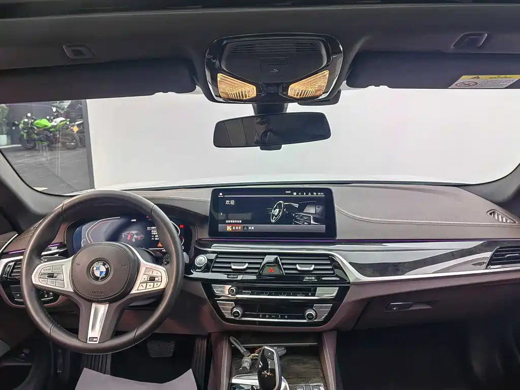 BMW BMW 5 Series 2022 Model Year Facelift 525Li M Sport Package 2023 - thumbnail 10