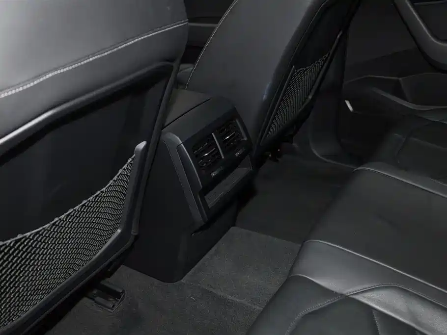 Volkswagen Volkswagen Touareg 2021 2.0TSI R-Line Special Edition 2021 - thumbnail 22