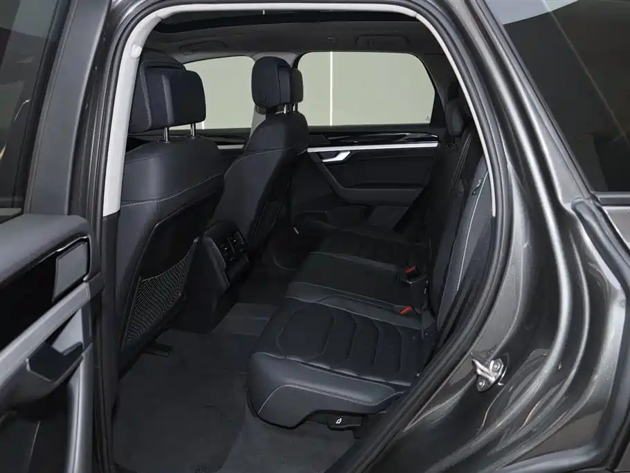Volkswagen Volkswagen Touareg 2021 2.0TSI R-Line Special Edition 2021 - thumbnail 23