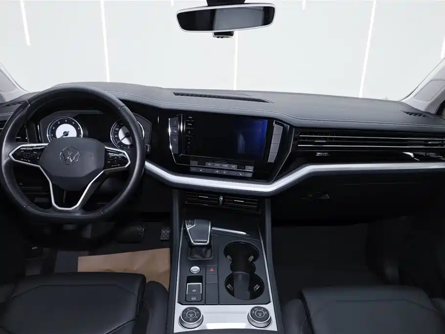 Volkswagen Volkswagen Touareg 2021 2.0TSI R-Line Special Edition 2021 - thumbnail 25