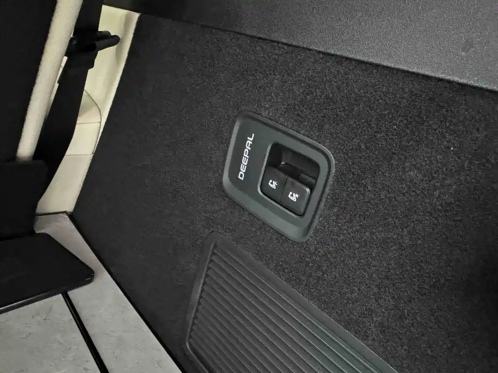 DeepBlue Auto DeepBlue S09 2025 AWD Ultra+ High-End Edition 2025 - thumbnail 13
