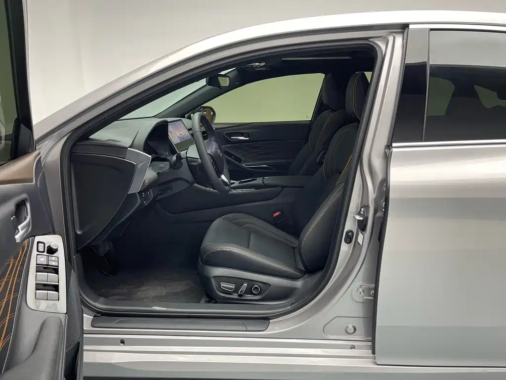 Toyota Toyota Avalon 2024 Hybrid 2.0L Luxury Edition 2026 - thumbnail 9
