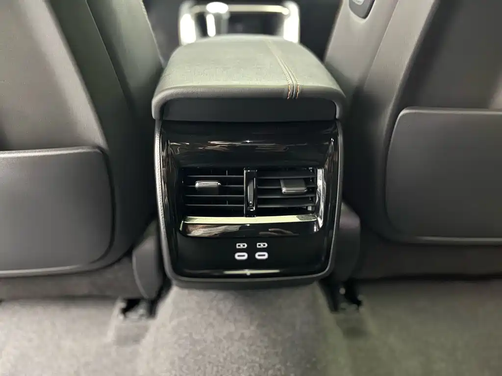 Toyota Toyota Avalon 2024 Hybrid 2.0L Luxury Edition 2026 - thumbnail 13