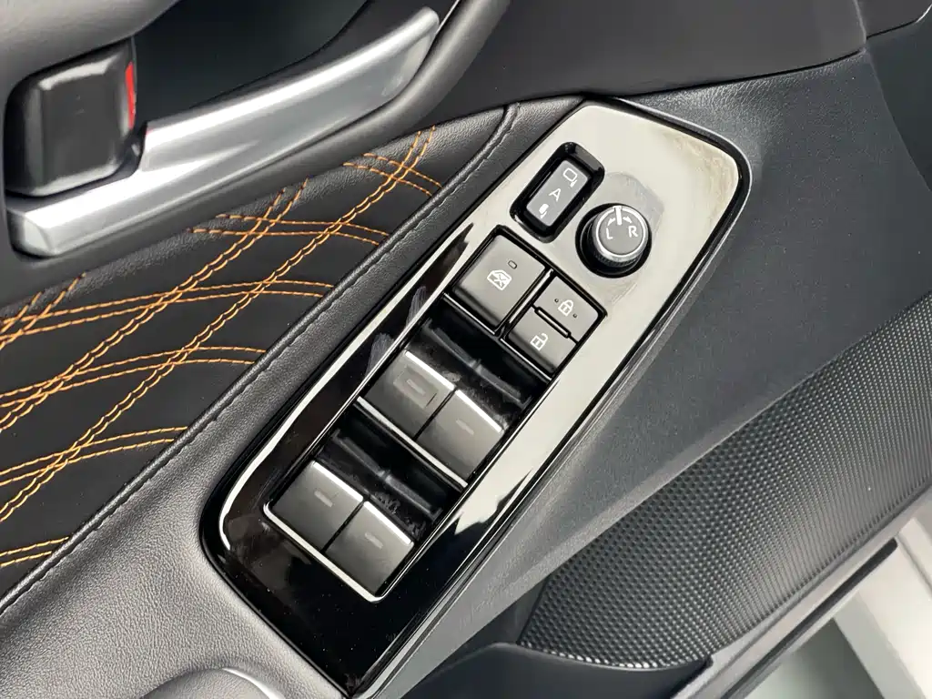 Toyota Toyota Avalon 2024 Hybrid 2.0L Luxury Edition 2026 - thumbnail 16
