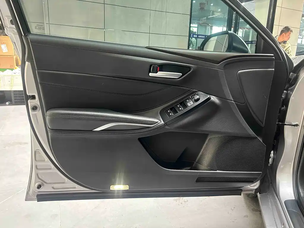 Toyota Toyota Avalon 2023 2.0L Luxury Edition 2024 - thumbnail 4