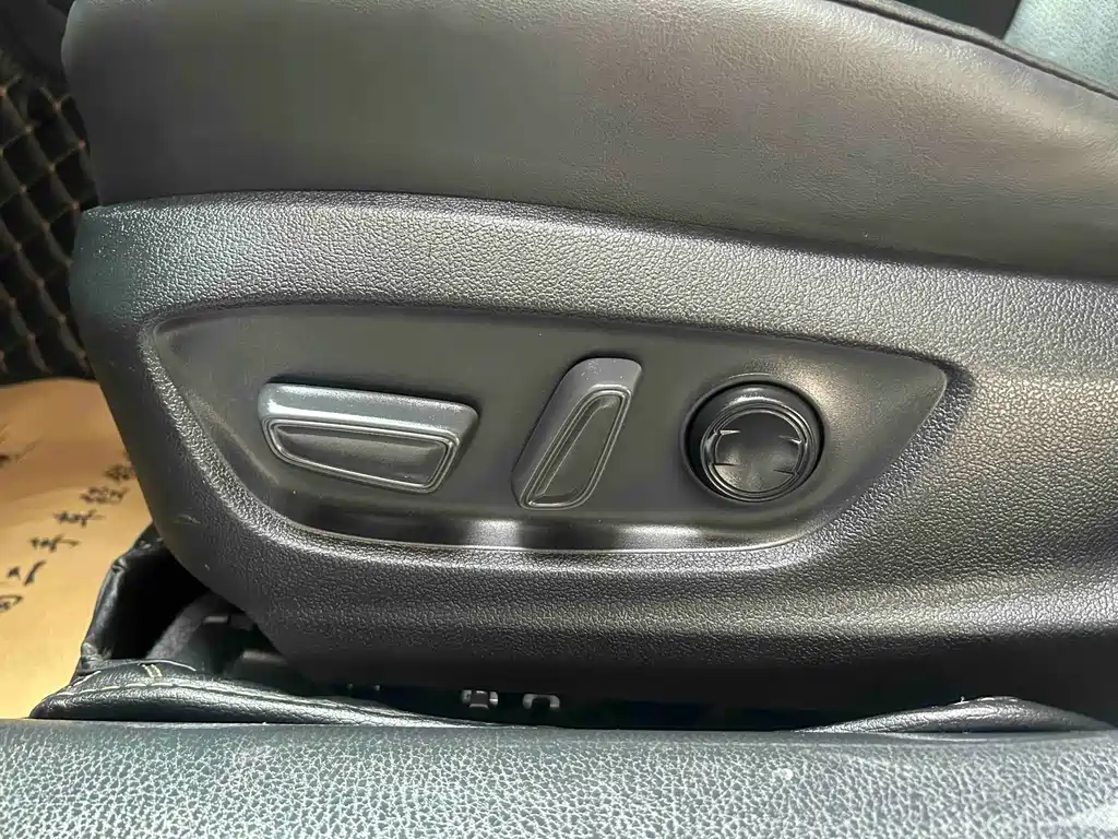 Toyota Toyota Avalon 2023 2.0L Luxury Edition 2024 - thumbnail 6