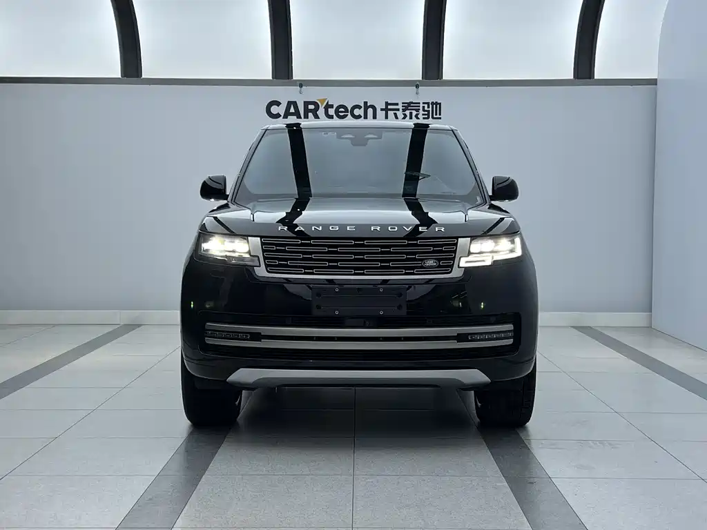 Land Rover Range Rover 2023 3.0 L6 360PS Vogue Edition 2023 - thumbnail 2