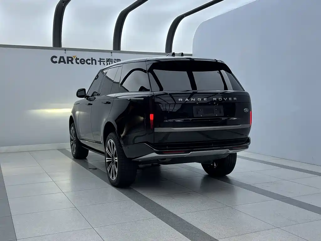Land Rover Range Rover 2023 3.0 L6 360PS Vogue Edition 2023 - thumbnail 5