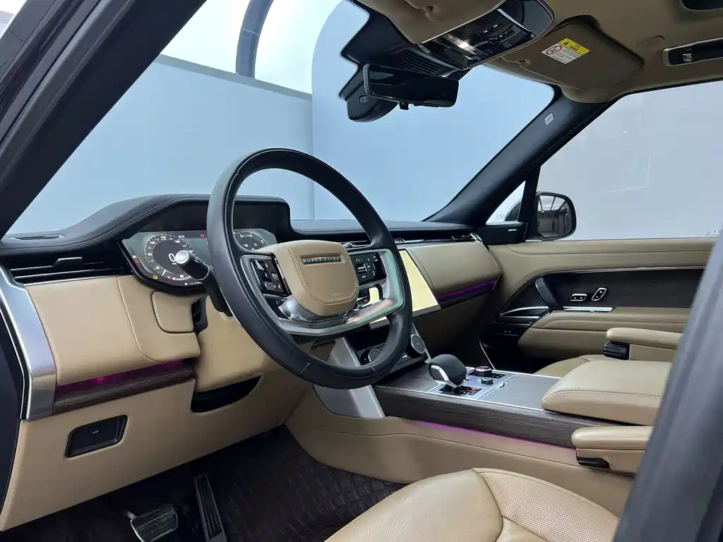 Land Rover Range Rover 2023 3.0 L6 360PS Vogue Edition 2023 - thumbnail 8
