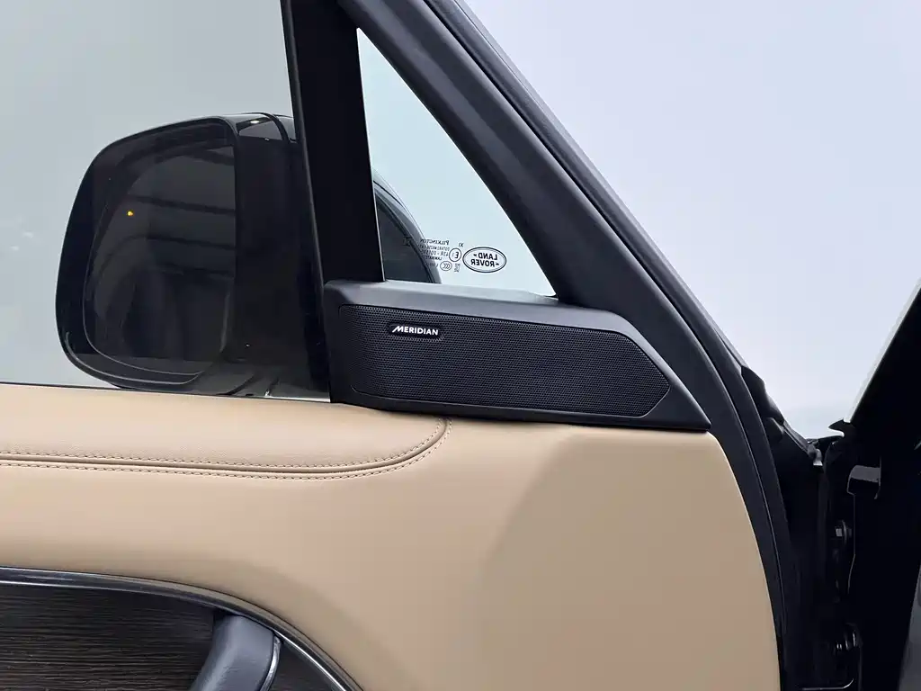 Land Rover Range Rover 2023 3.0 L6 360PS Vogue Edition 2023 - thumbnail 13