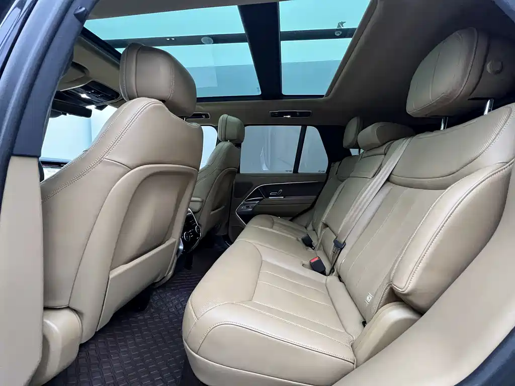 Land Rover Range Rover 2023 3.0 L6 360PS Vogue Edition 2023 - thumbnail 14