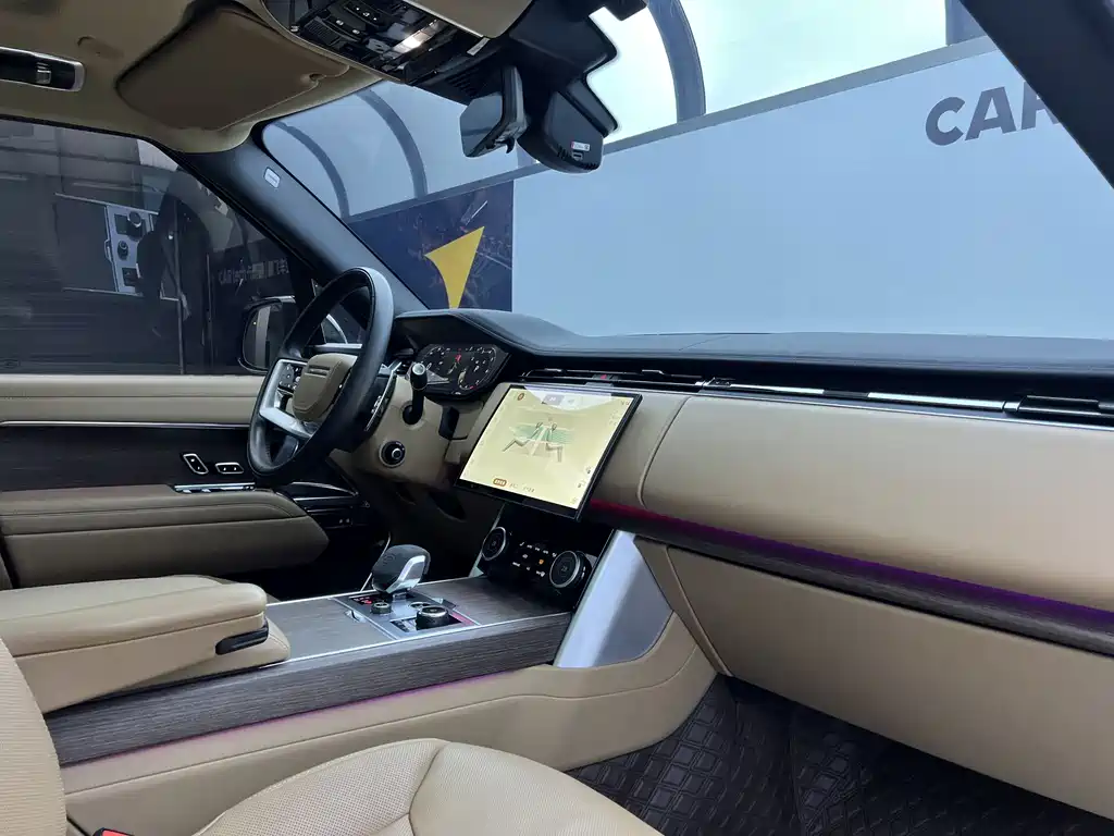 Land Rover Range Rover 2023 3.0 L6 360PS Vogue Edition 2023 - thumbnail 22
