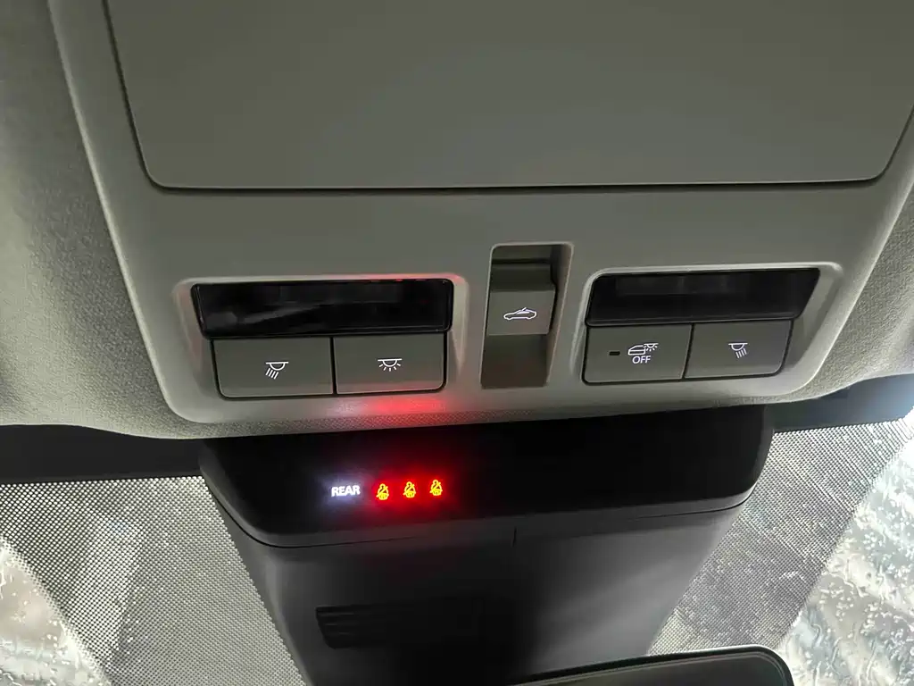 Mazda Mazda 3 Axela 2023 2.0L Automatic Premium Edition 2024 - thumbnail 6