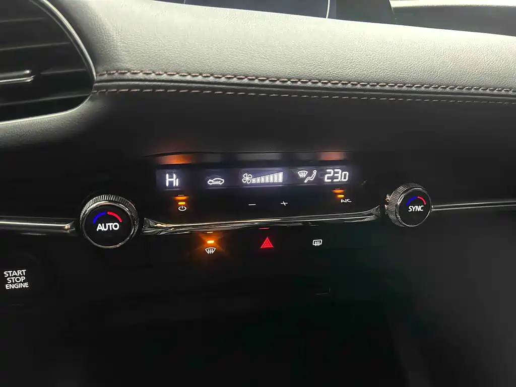 Mazda Mazda 3 Axela 2023 2.0L Automatic Premium Edition 2024 - thumbnail 7