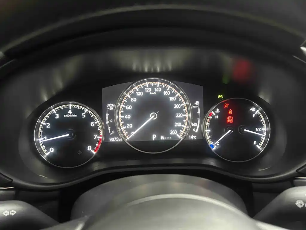 Mazda Mazda 3 Axela 2023 2.0L Automatic Premium Edition 2024 - thumbnail 10