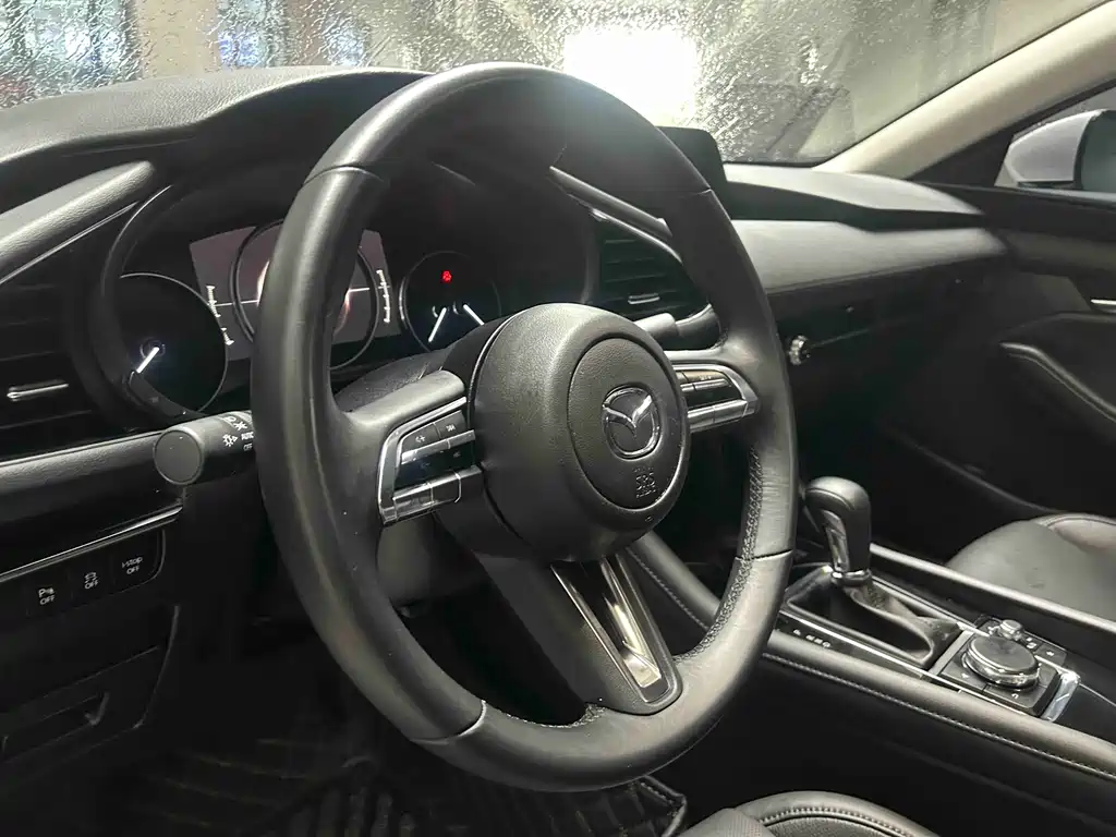 Mazda Mazda 3 Axela 2023 2.0L Automatic Premium Edition 2024 - thumbnail 13