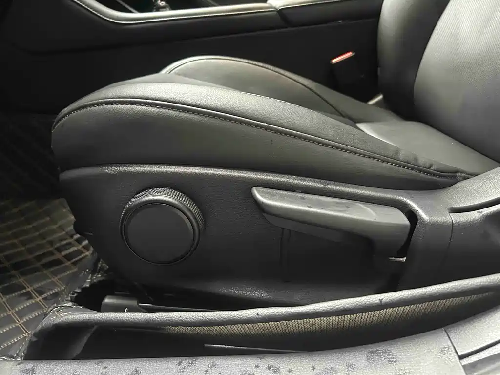 Mazda Mazda 3 Axela 2023 2.0L Automatic Premium Edition 2024 - thumbnail 15