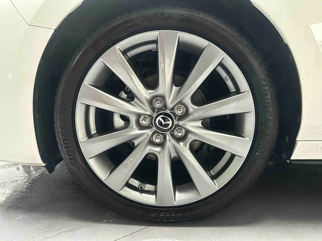 Mazda Mazda 3 Axela 2023 2.0L Automatic Premium Edition 2024 - thumbnail 18