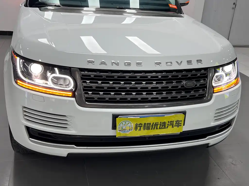 Land Rover Range Rover 2015 3.0 TDV6 Vogue 2018 - thumbnail 4