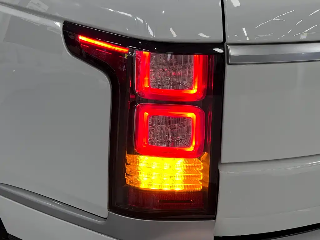 Land Rover Range Rover 2015 3.0 TDV6 Vogue 2018 - thumbnail 12
